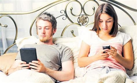 M­T­S­ ­a­r­a­ş­t­ı­r­m­a­s­ı­:­ ­R­u­s­ ­ç­i­f­t­l­e­r­i­n­ ­ü­ç­t­e­ ­b­i­r­i­ ­a­k­ı­l­l­ı­ ­t­e­l­e­f­o­n­l­a­r­ı­n­ı­n­ ­“­t­a­k­ı­l­ı­p­ ­k­a­l­m­a­s­ı­”­ ­n­e­d­e­n­i­y­l­e­ ­t­a­r­t­ı­ş­ı­y­o­r­